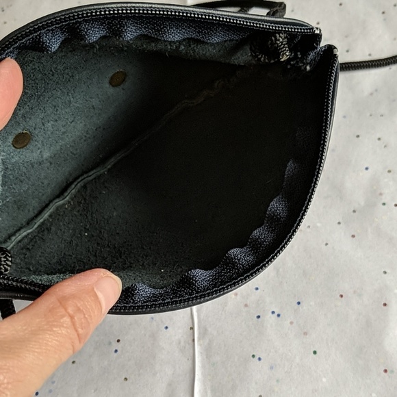 ✨Small black vintage leather cross-body bag - Picture 4 of 4